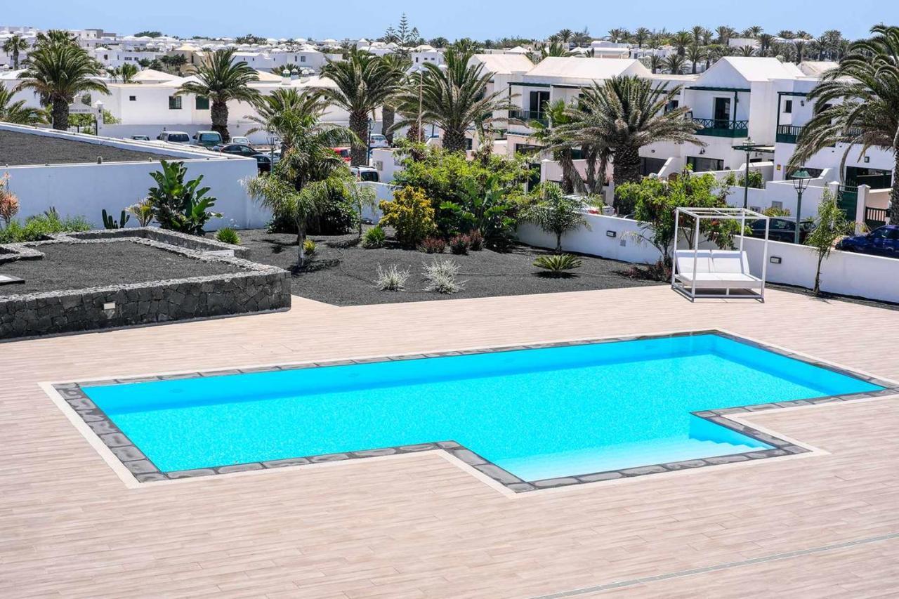 Luminosa Vivienda Vacacional Con Vista A La Piscina Costa Teguise Luaran gambar