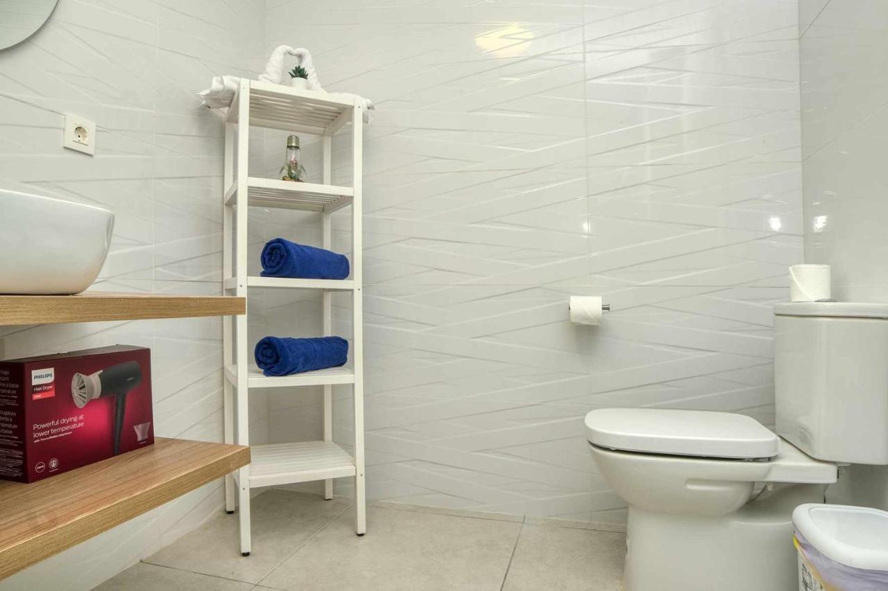 Luminosa Vivienda Vacacional Con Vista A La Piscina Costa Teguise Luaran gambar