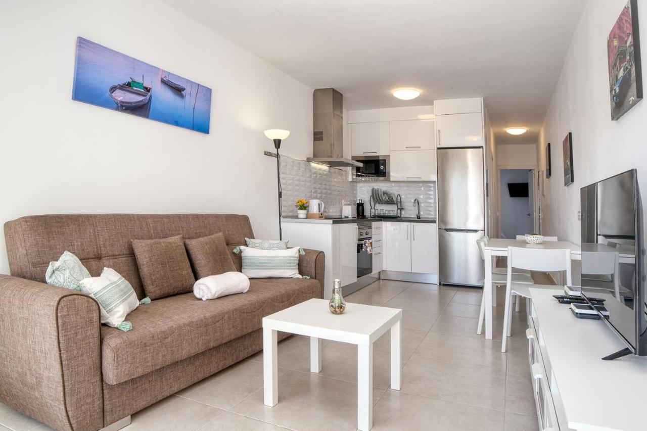 Luminosa Vivienda Vacacional Con Vista A La Piscina Costa Teguise Luaran gambar