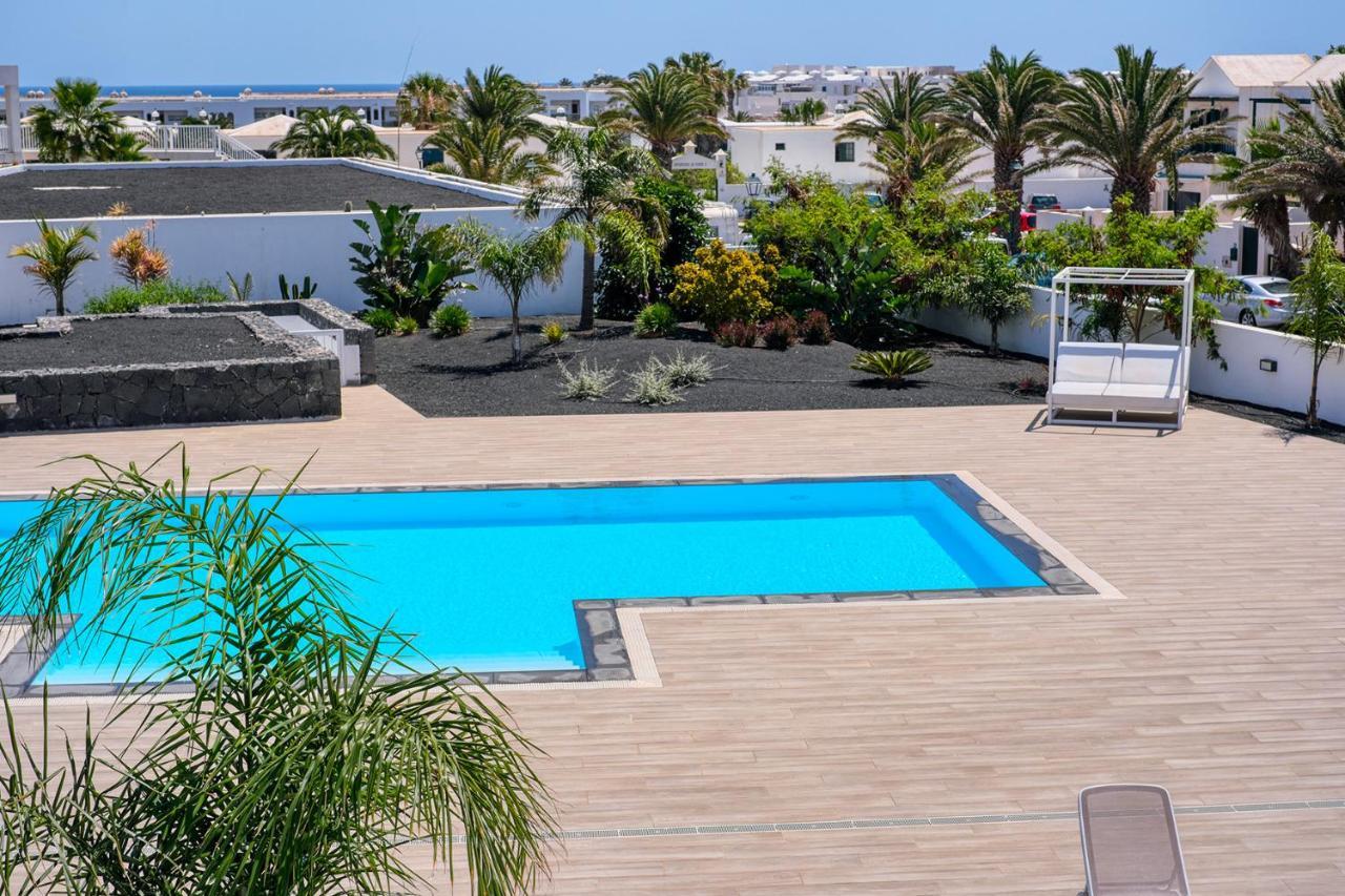 Luminosa Vivienda Vacacional Con Vista A La Piscina Costa Teguise Luaran gambar